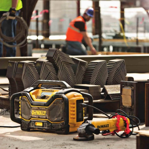Зарядное устройство-радиоприемник DeWALT DCR027 - 2