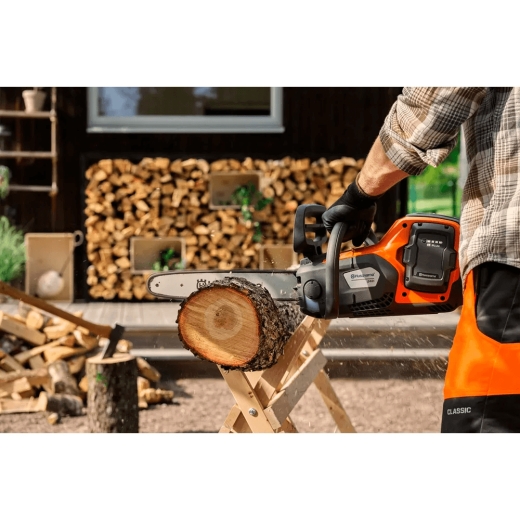 Акумуляторна пила Husqvarna 242i KIT (АКБ і ЗП) (9708384-03) - 4