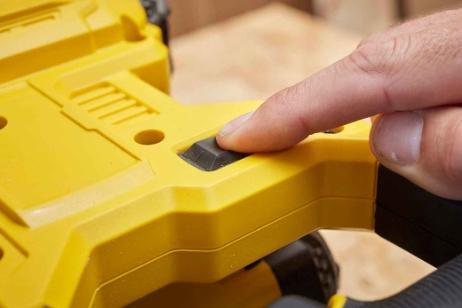 Пила торцовочная аккумуляторная STANLEY FATMAX SFMCS701M1 - 6