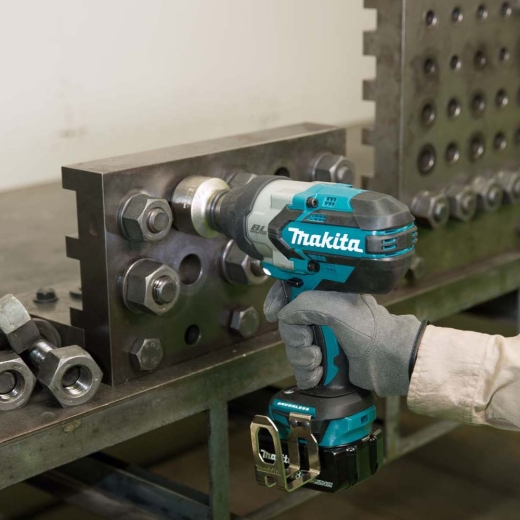 Аккумуляторный ударний гайкокрут Makita DTW 1002 RTJ - 2