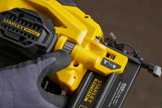 Пистолет гвоздезабивной аккумуляторный STANLEY FATMAX SFMCN618B - 15