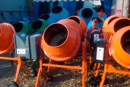 Обираємо бетонозмішувач: редукторна чи вінцева?