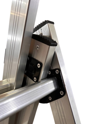 Драбина алюмінієва трисекційна GTM KME307 3x7 сходинок 1.9-4.07м - 4